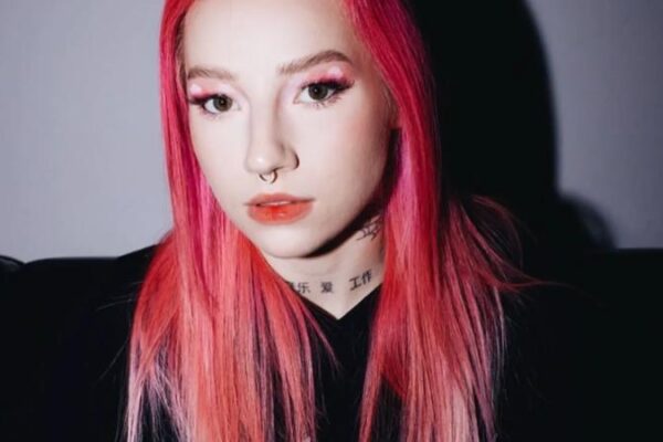 Spektakularne Zarobki Young Leosii: Ile Tak Naprawdę Inkasuje Raperka?