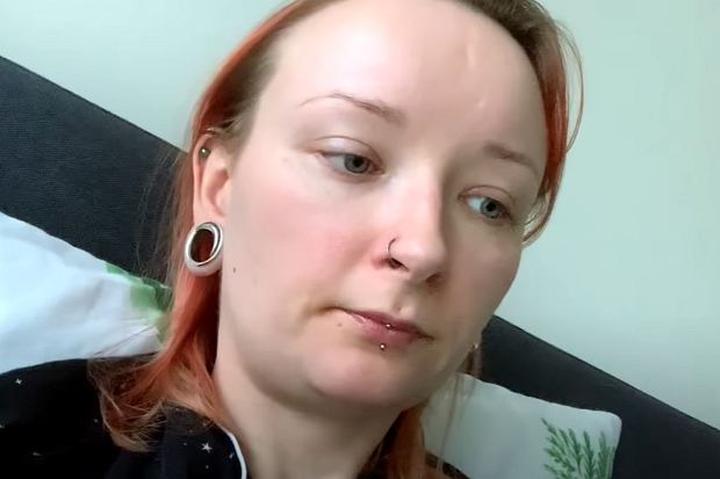 Zaskakująca prawda: Ile zarabia Red Lipstick Monster?