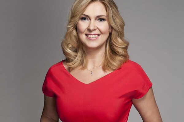 Jakie są dochody Ewy Wachowicz? Sprawdzamy, ile zarabia słynna gastronomiczna osobowość!