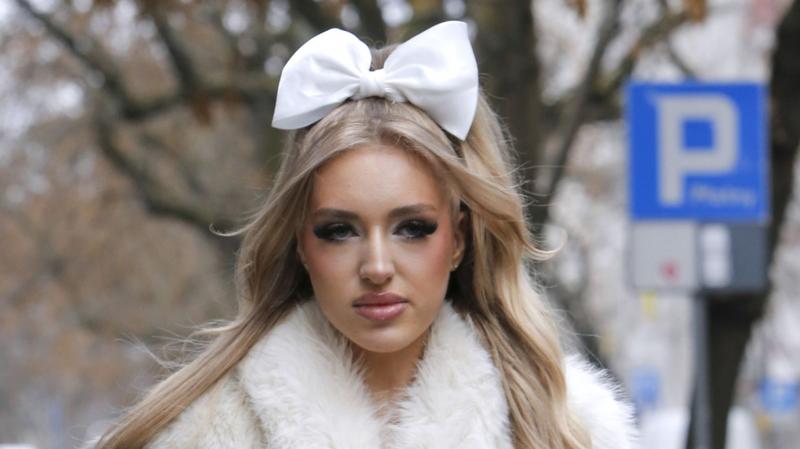 Tajemnice finansowe Caroline