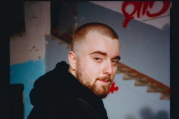 Ile naprawdę zarabia raper Bedoes? Sprawdź fascynujące fakty!