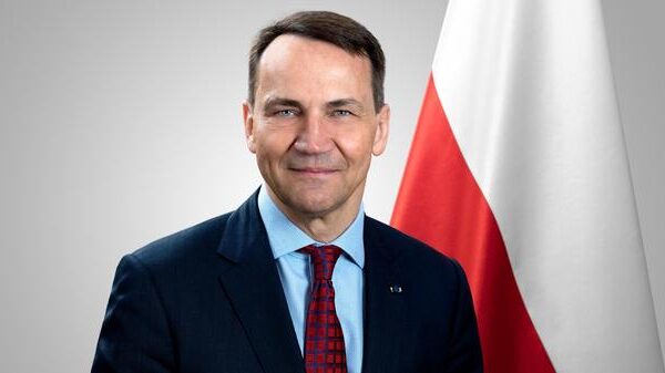 Ile pieniędzy ma Radosław Sikorski? Poznaj szczegóły jego zarobków!