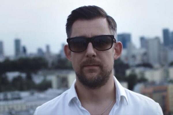 Jakie są zarobki Wojtka Sokoła? Odkrywamy tajemnice jego dochodów