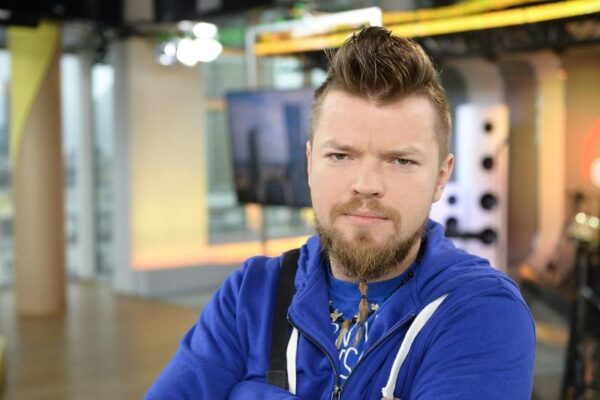 Zaskakujące Fakty: Ile Tak Naprawdę Zarabia Sylwester Wardęga?