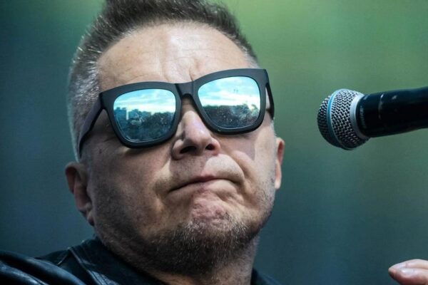 Zaskakujące zarobki Muńka Staszczyka – ile tak naprawdę wynosi jego dochód?