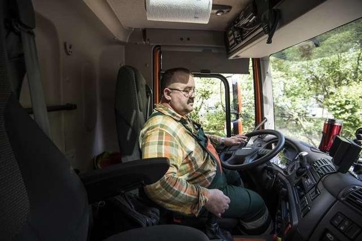 Zarobki kierowcy śmieciarki