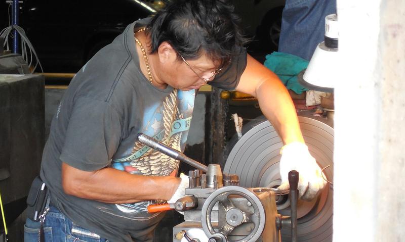 Ile zarabia ślusarz? Sprawdź średnie wynagrodzenie w tej branży!