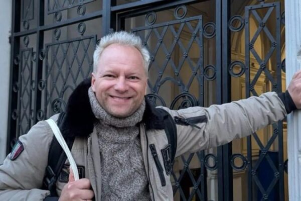 Zaskakująca prawda: Ile zarabia Maciej Stuhr w świecie show-biznesu?