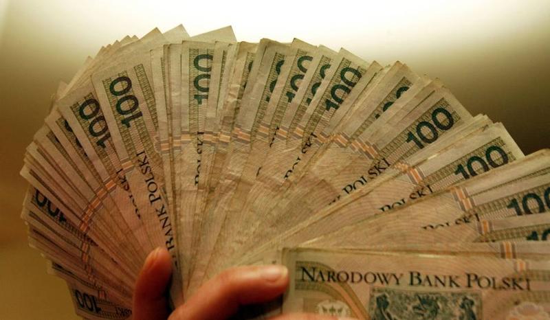 Wynagrodzenia burmistrzów porównanie