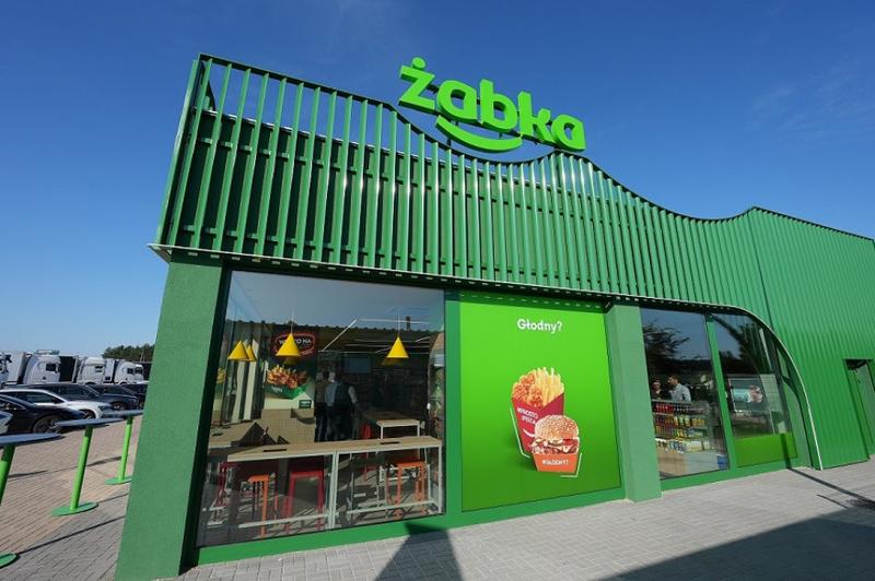 Wypłata gotówki w Żabce