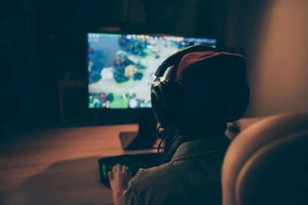 Ile naprawdę zarabia tester gier? Poznaj średnie zarobki na tym stanowisku!