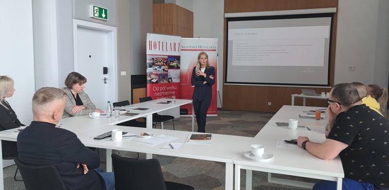 Jakie wynagrodzenia osiągają Turcy pracując w hotelach?