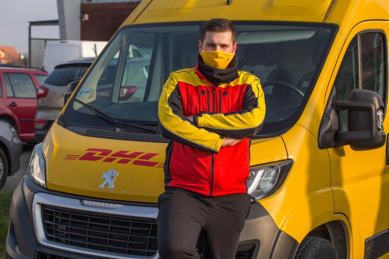 Perspektywy zawodowe i zarobki Amazon vs DHL