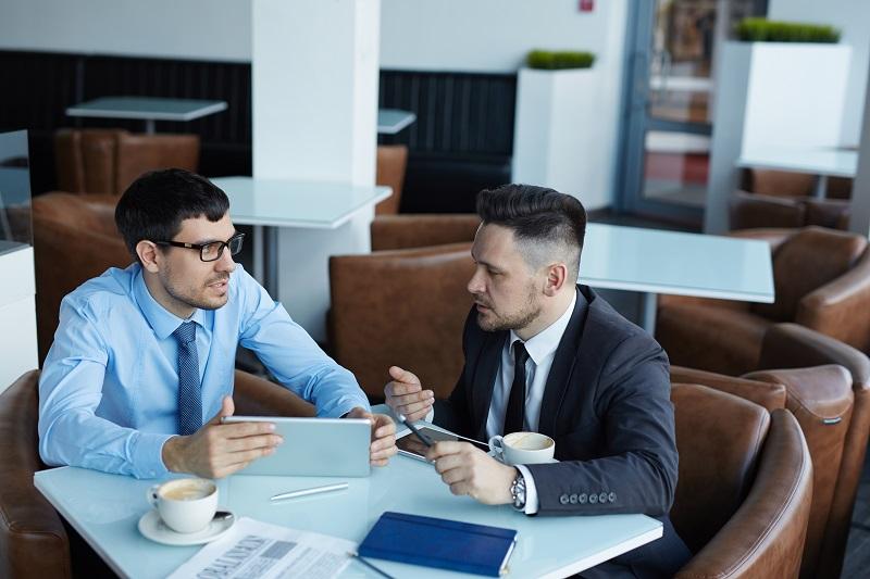 Porównanie wynagrodzeń w sektorach