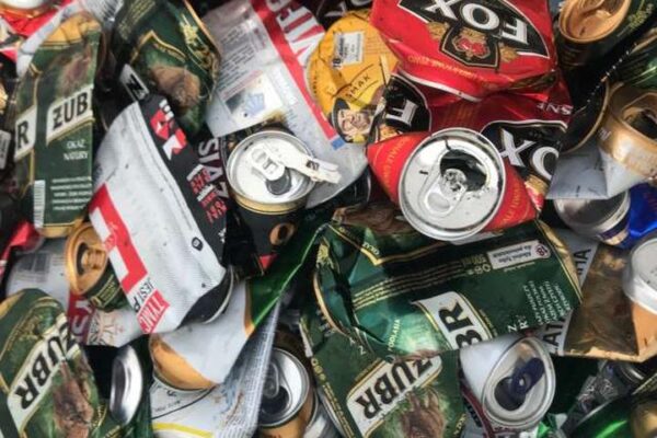 Ile puszek aluminiowych mieści się w kilogramie? Ceny w Niemczech na pewno Cię zaskoczą!