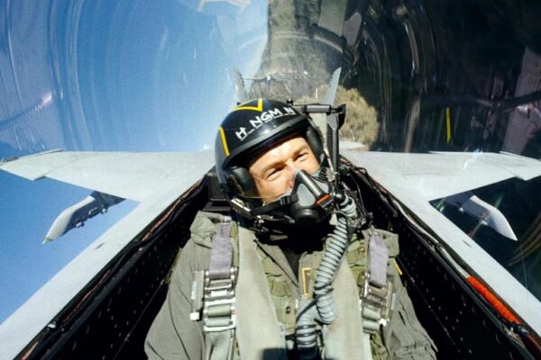 Ile zarabia pilot myśliwca? Odkrywamy średnie zarobki w tym zawodzie