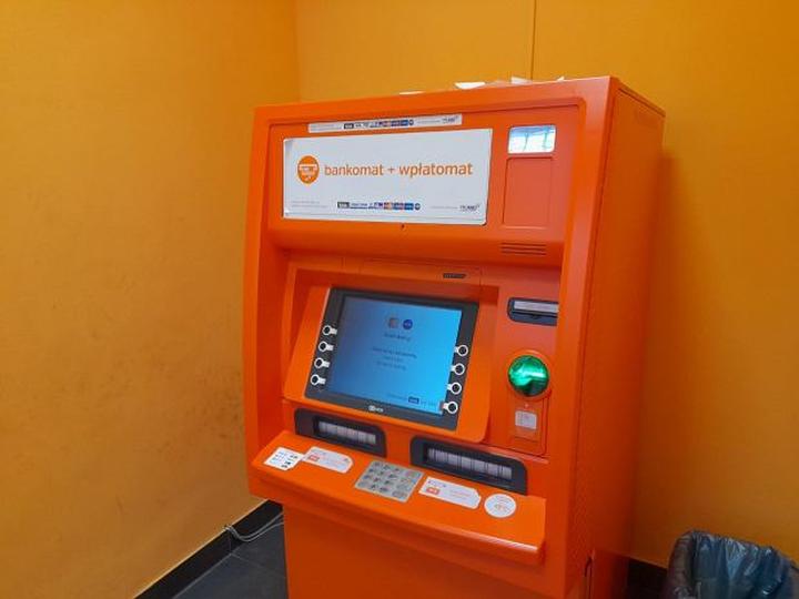 Jakie są limity wpłat w wplatomacie ING? Sprawdź, ile można wpłacić.