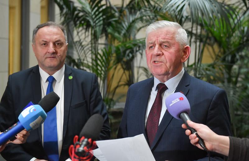 Porównanie zarobków polityków w różnych krajach