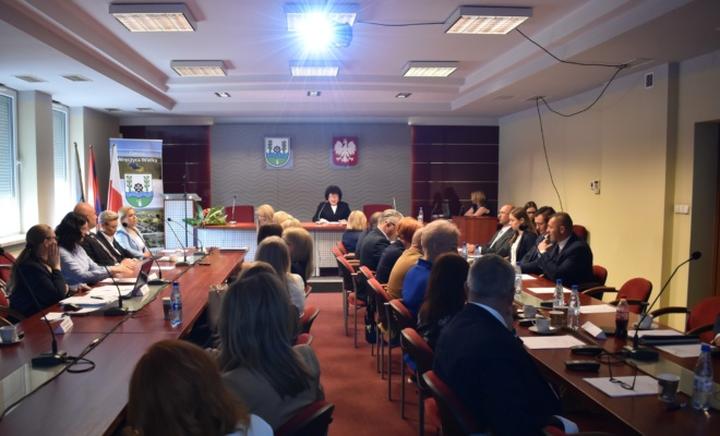 Średnie wynagrodzenie radnych