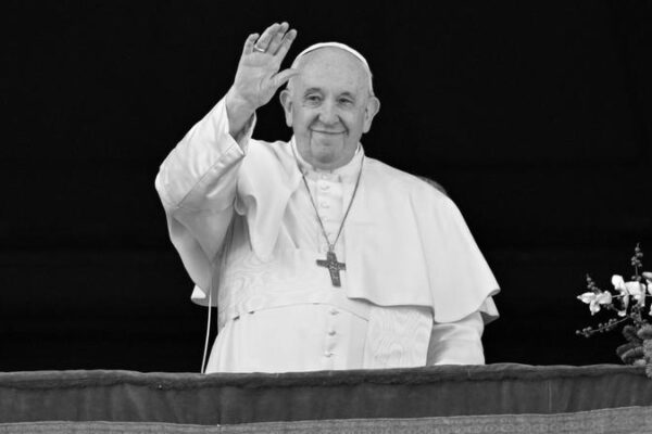 Ile na prawdę zarabia papież? Sprawdzamy aktualne zarobki głowy Kościoła katolickiego