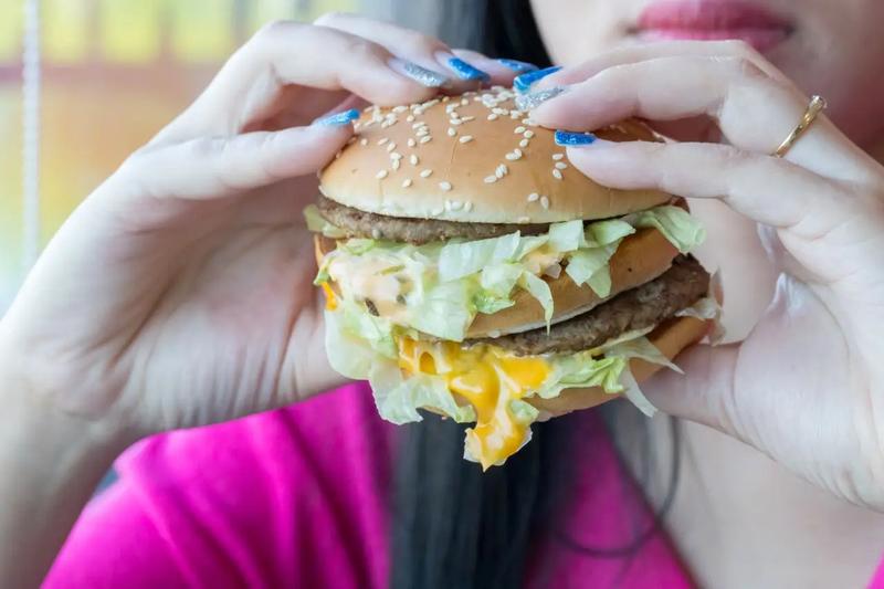 Ile naprawdę zarabia franczyzobiorca McDonald's? Sprawdzamy średnie zarobki!