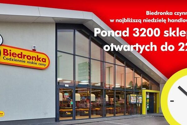 Ile naprawdę zarabia pracownik Biedronki? Oto aktualne stawki!
