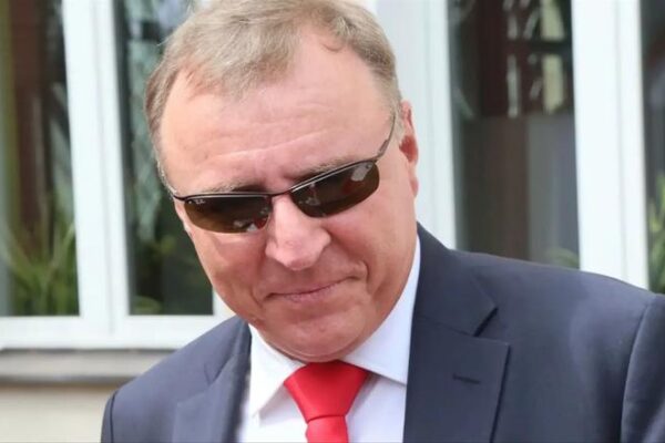 Jakie są średnie zarobki polityków? Poznajemy finansowe realia tego zawodu