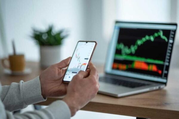 Skuteczne strategie: jak zarobić na akcjach sprawdzonych metodami