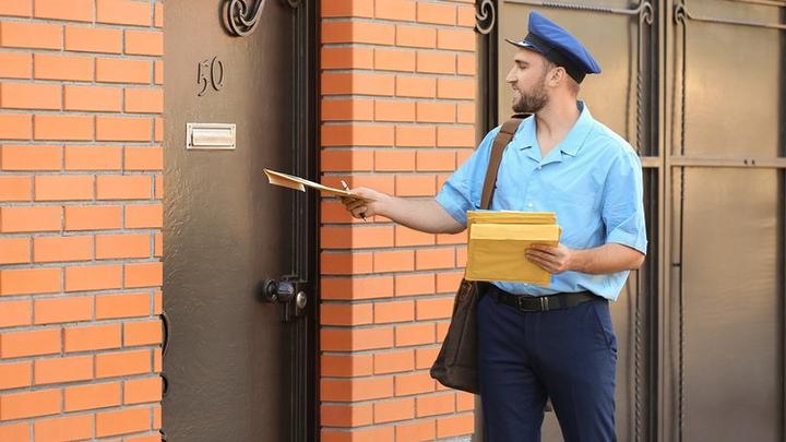 Ile zarabia listonosz? Odkryj stawki na tym stanowisku!