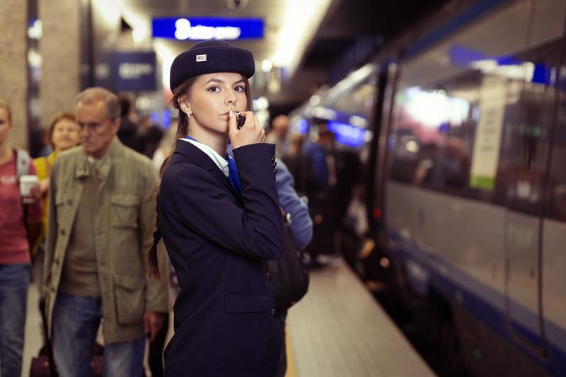 Praca konduktora PKP plusy i minusy