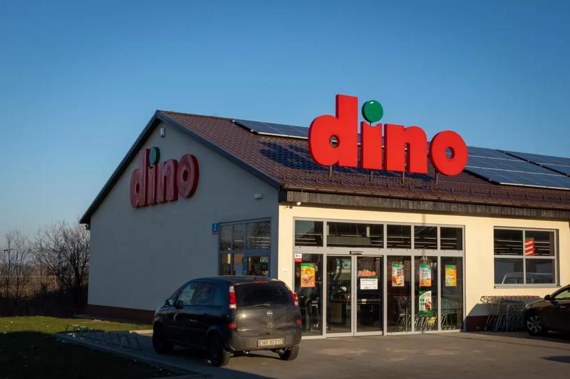 Średnie zarobki w Dino