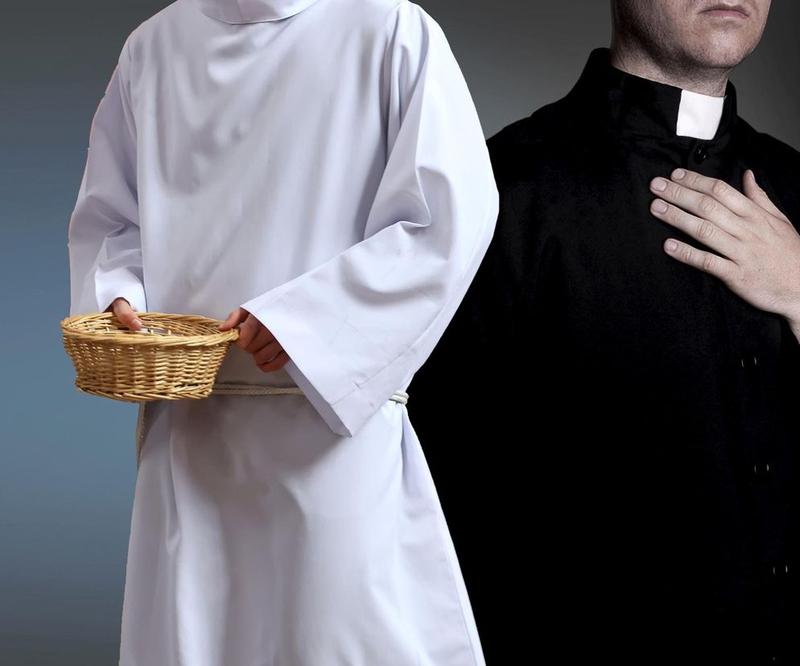 Ile naprawdę zarabia proboszcz? Sprawdzamy średnie zarobki w polskich parafiach