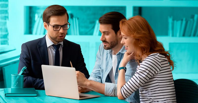 Ile zarabia doradca finansowy? Odkrywamy średnie zarobki w branży