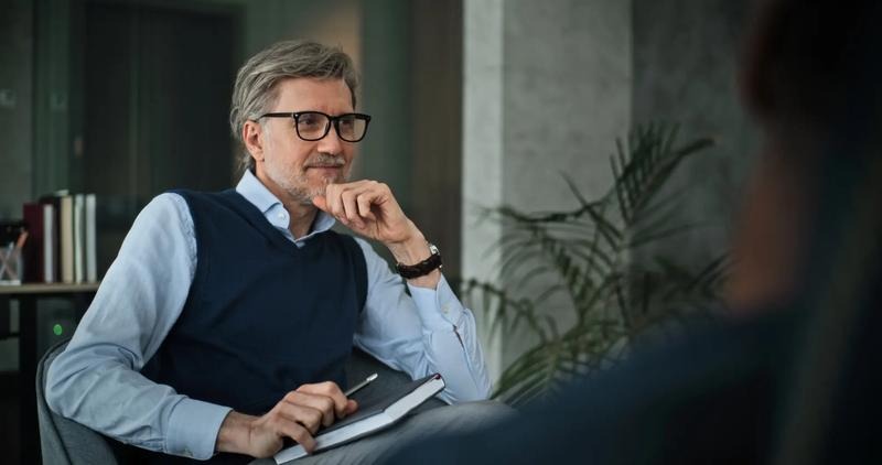 Ile zarabia psycholog sądowy? Sprawdzamy średnie zarobki w 2026 roku