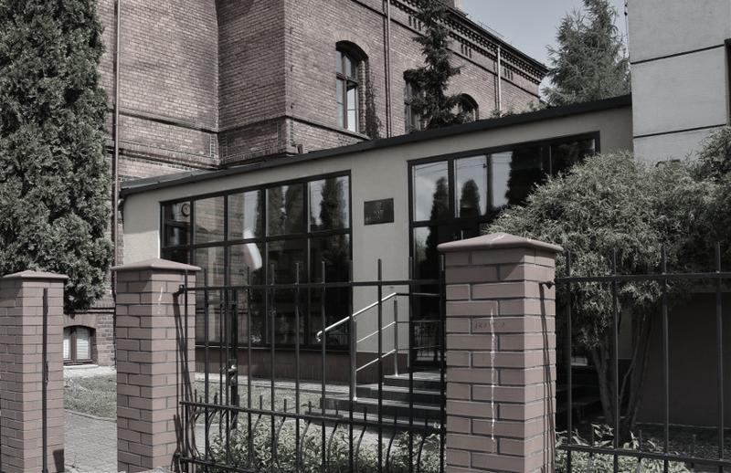 Zarobki lawników