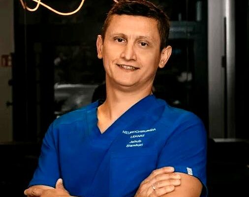 Ile zarabia neurochirurg? Odkrywamy średnie wynagrodzenie w tej profesji