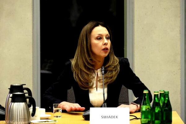 Ile zarabia prokurator? Sprawdź stawki na atrakcyjnym stanowisku w wymiarze sprawiedliwości!